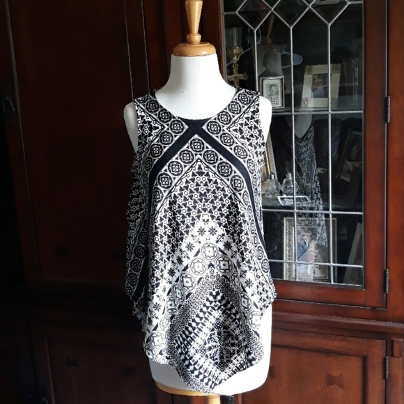 Coco Banco Black and White Patterned Top. - Picture 1 of 9